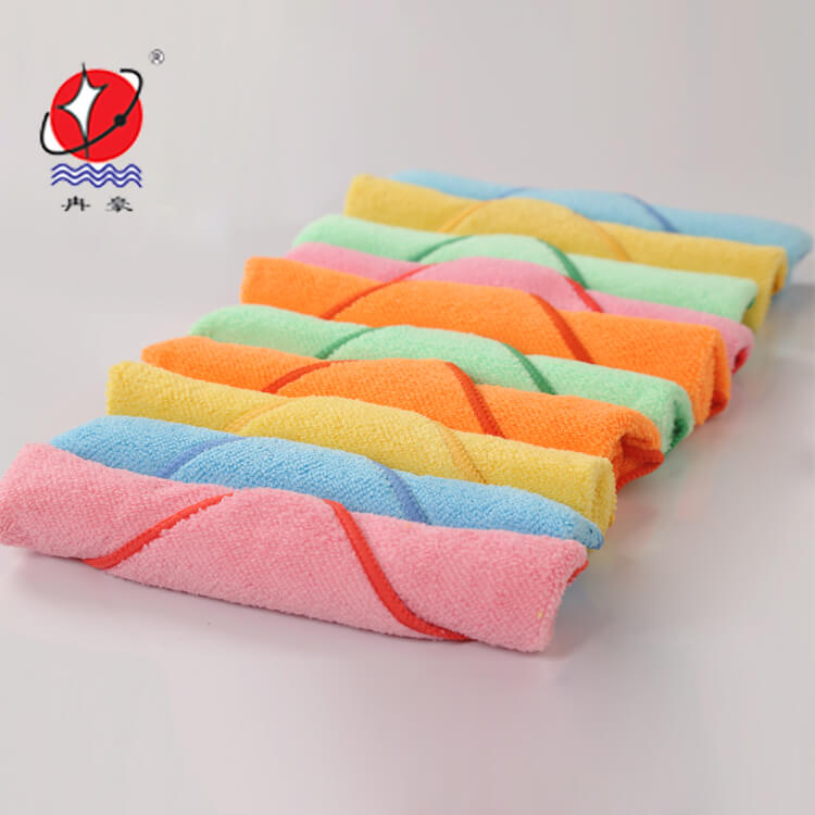Microfiber cleaning towel
