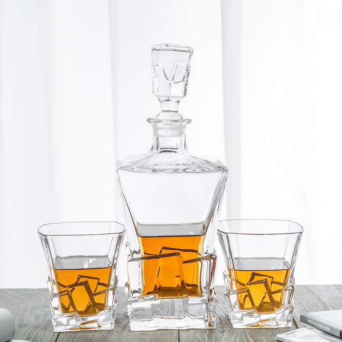 Whiskey glass set