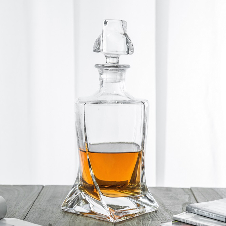 Whiskey decanter