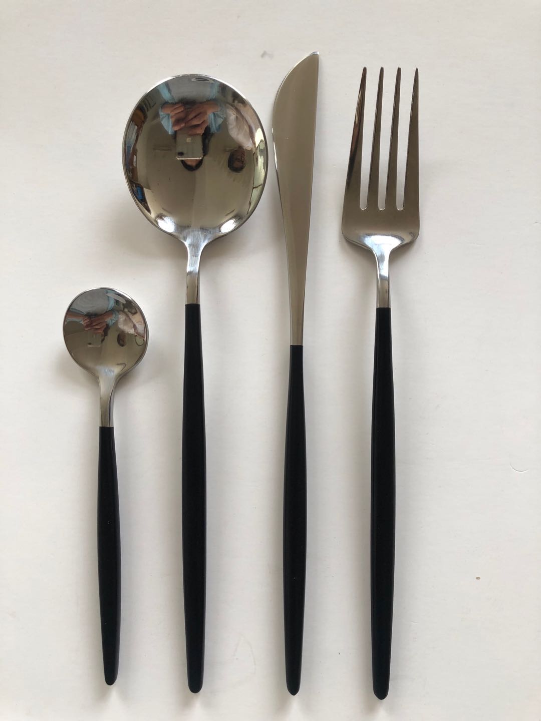 16 Pcs Forged Cutlery Set With Pvd