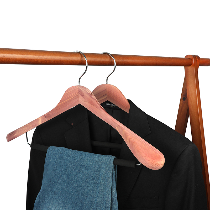 100% Natural Scented Red Cedar Coat/Suit Hangers with foam bar