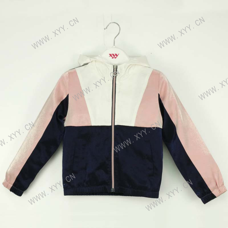 Girl's windbreaker