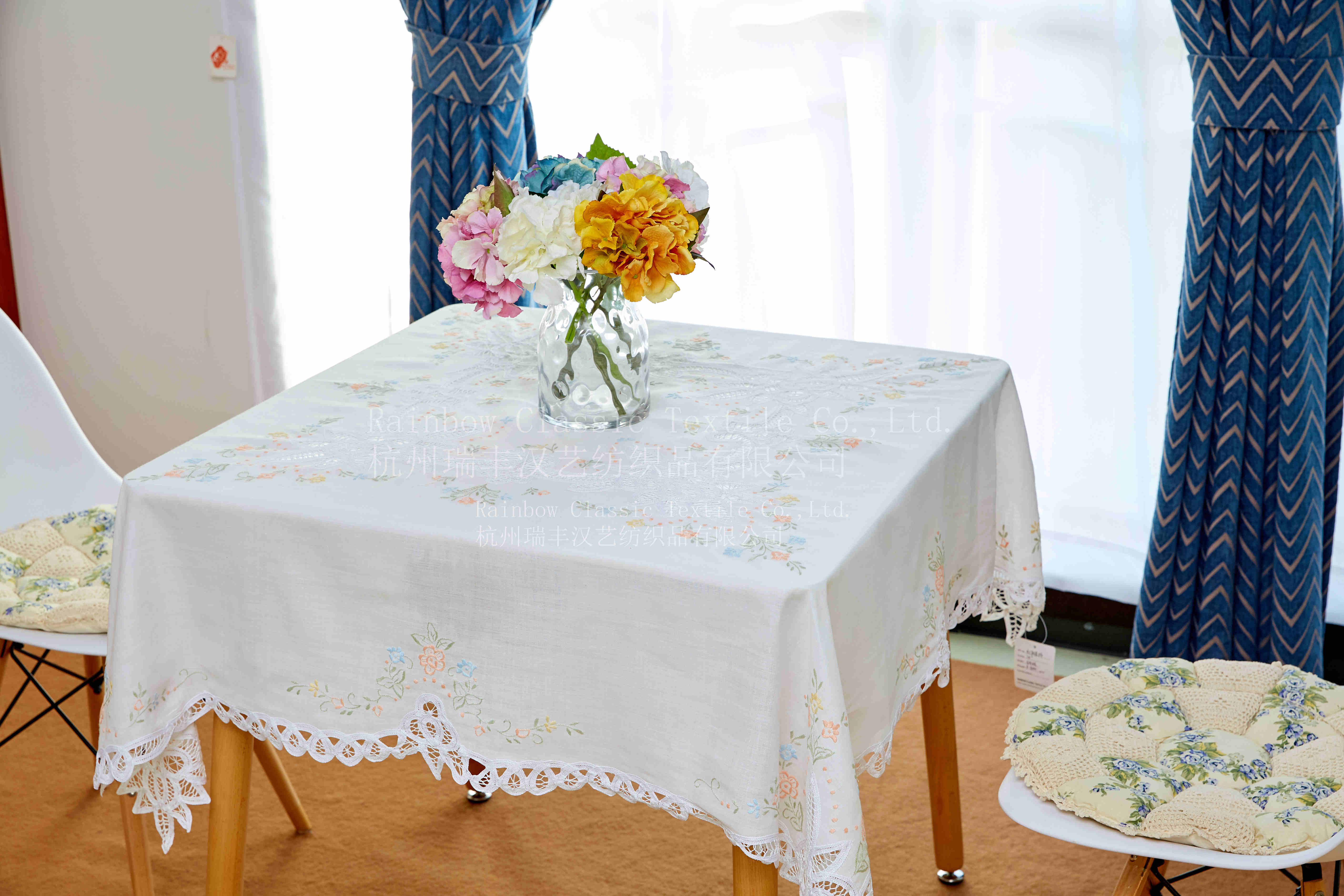 Emboridery high quality tablecloth