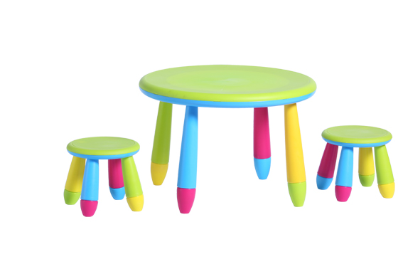 kids table and stool
