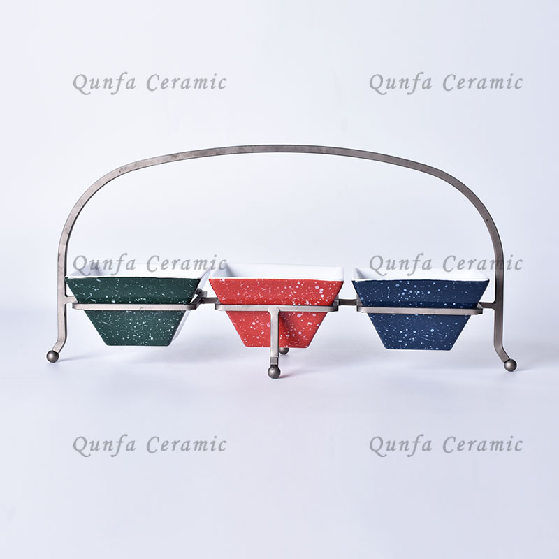 Ceramic set of 3 speckle bowl