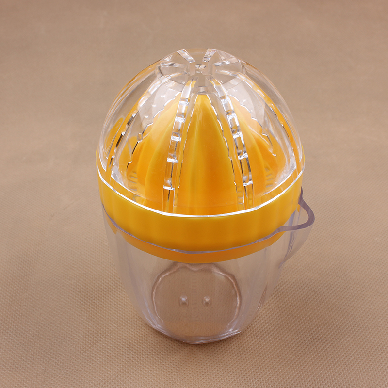 Manual juicer