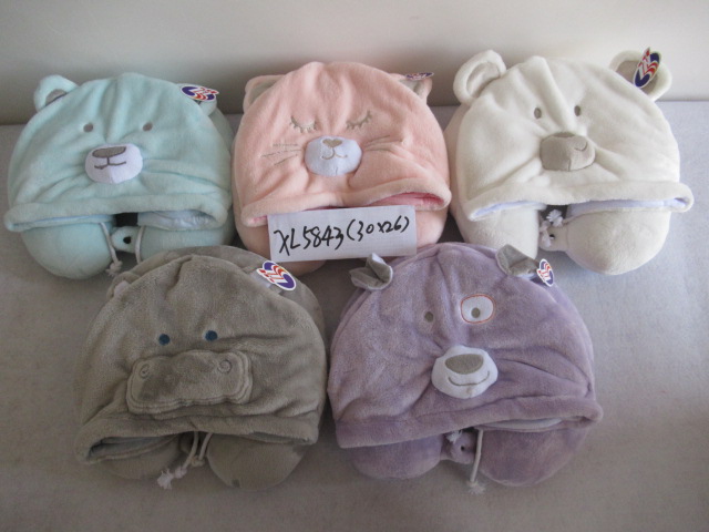 Neckpillow with hat