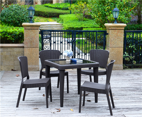 Plastic Dinning Set with 4 Chairs