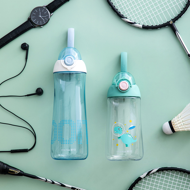 Plastic tritan water bottle easy to carry sport bottle one handed push button drinking bottle