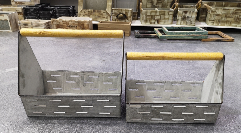 Zinc planter as the image