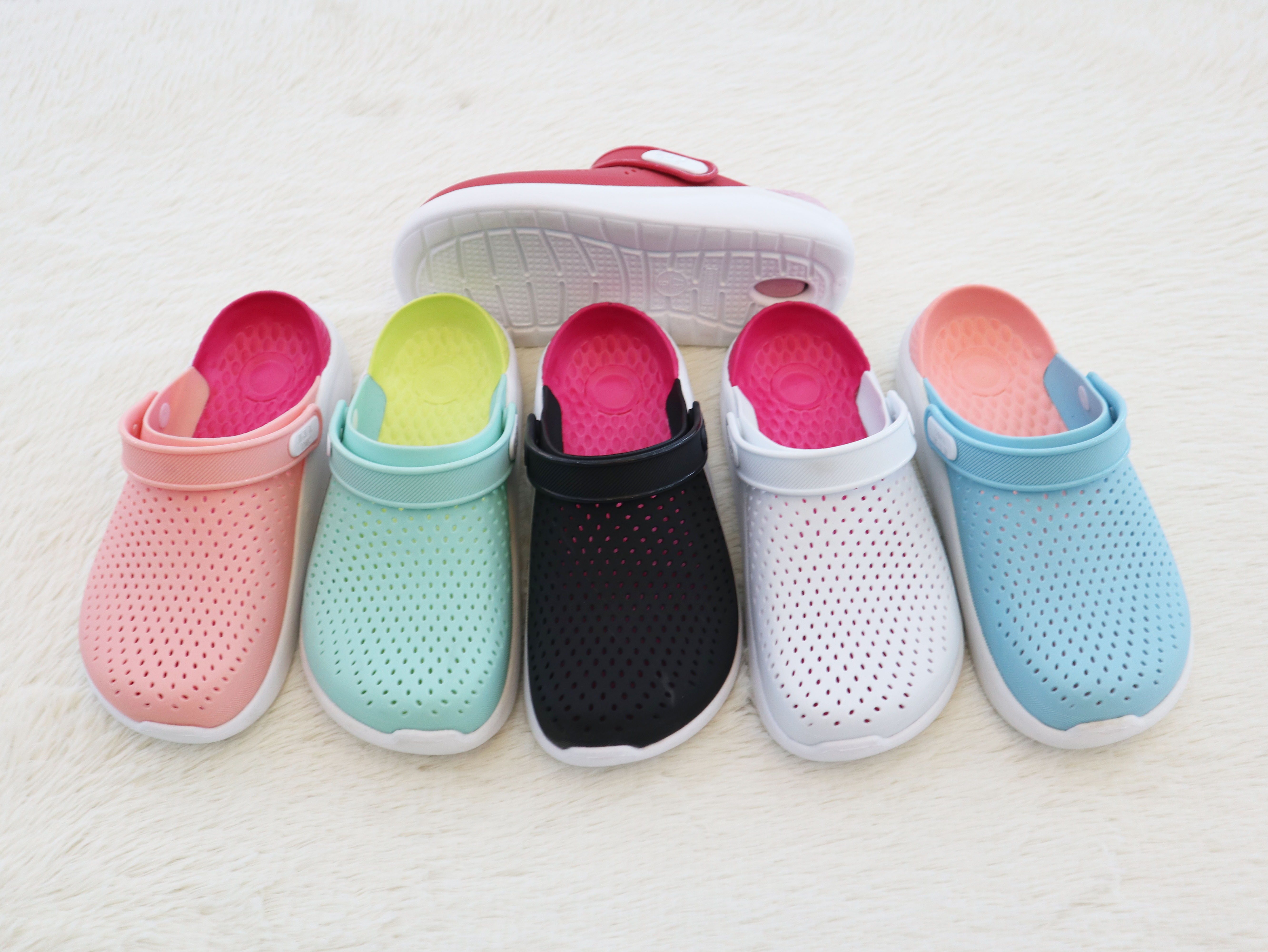 Outdoor supersoft lightweight woman lady sandal slipper with strap for beach