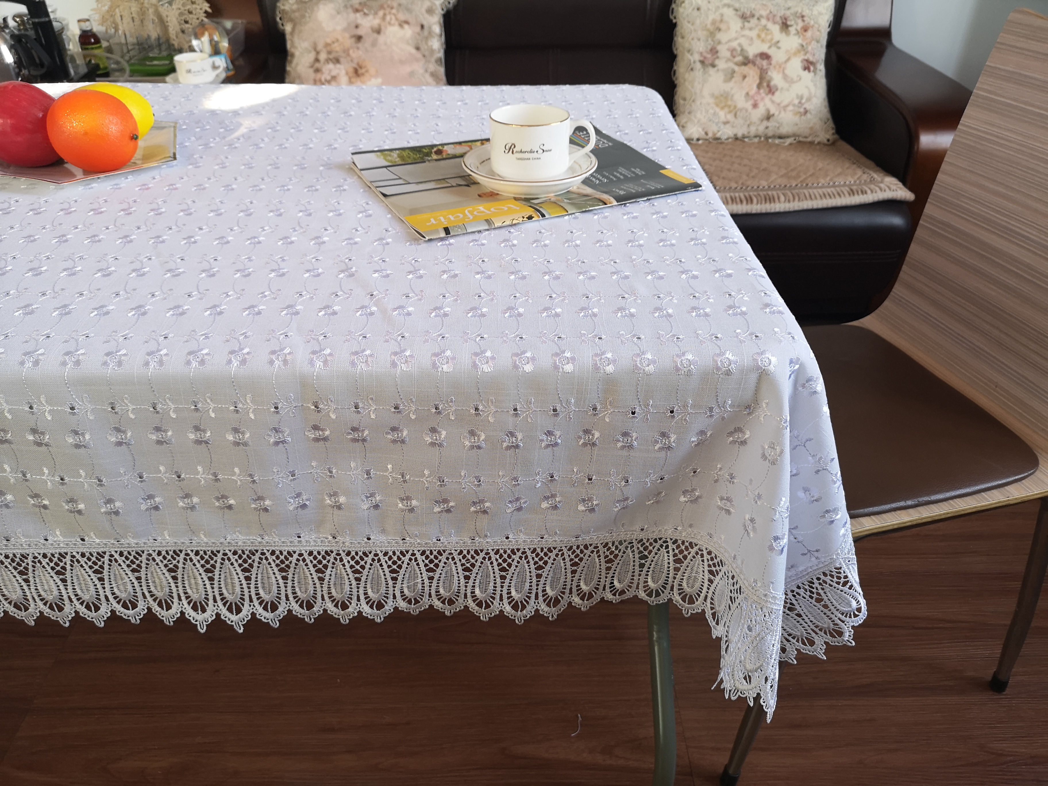 embroidery table cloth with lace from factory/Hailande