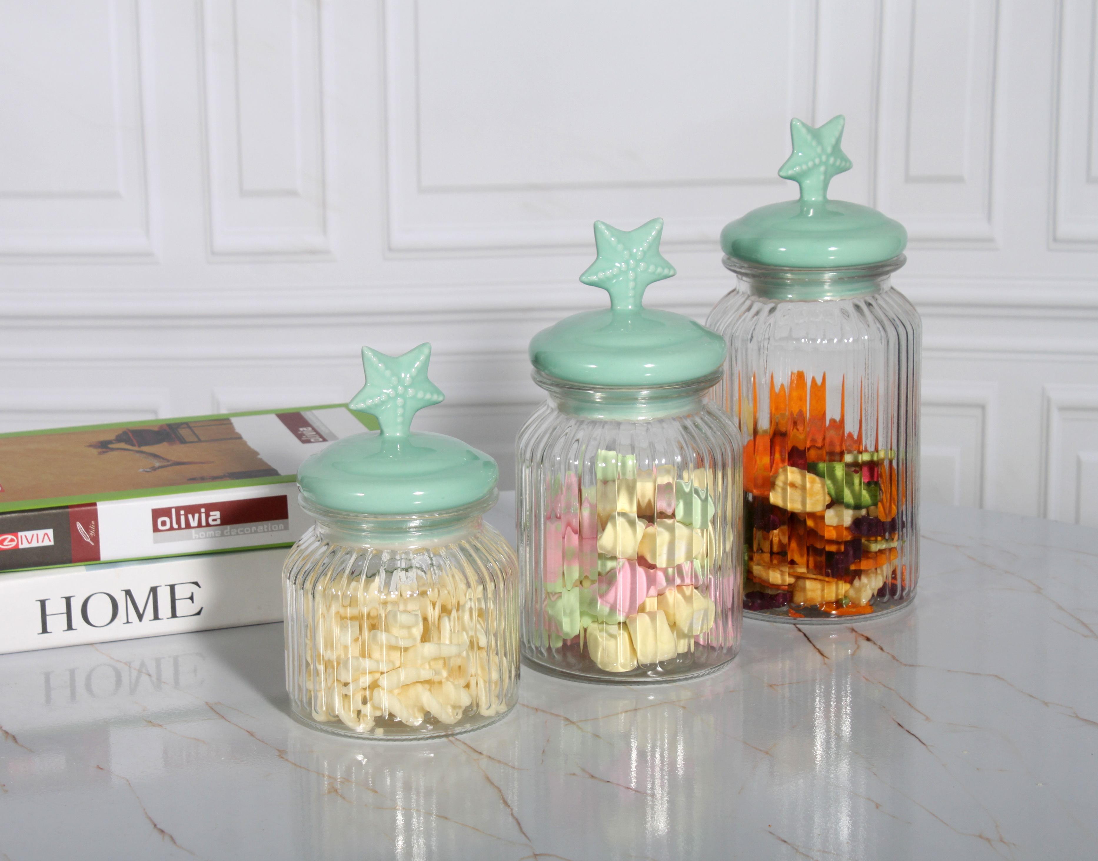 Glasss canister with ceramic lid