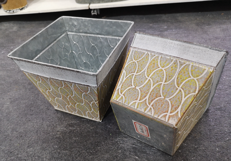 Square zinc pot as the image