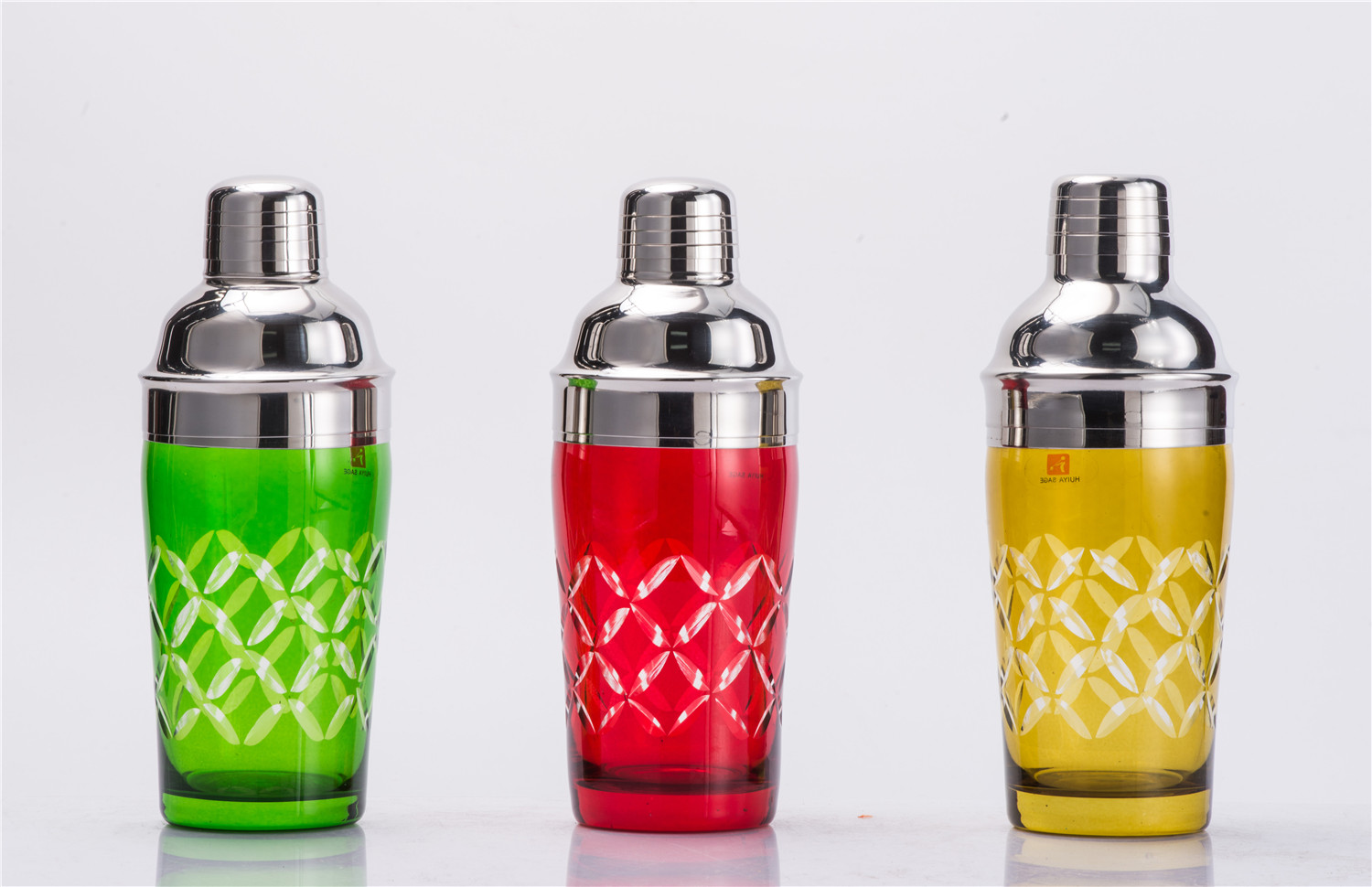 Sprayed and cutting design glass shaker