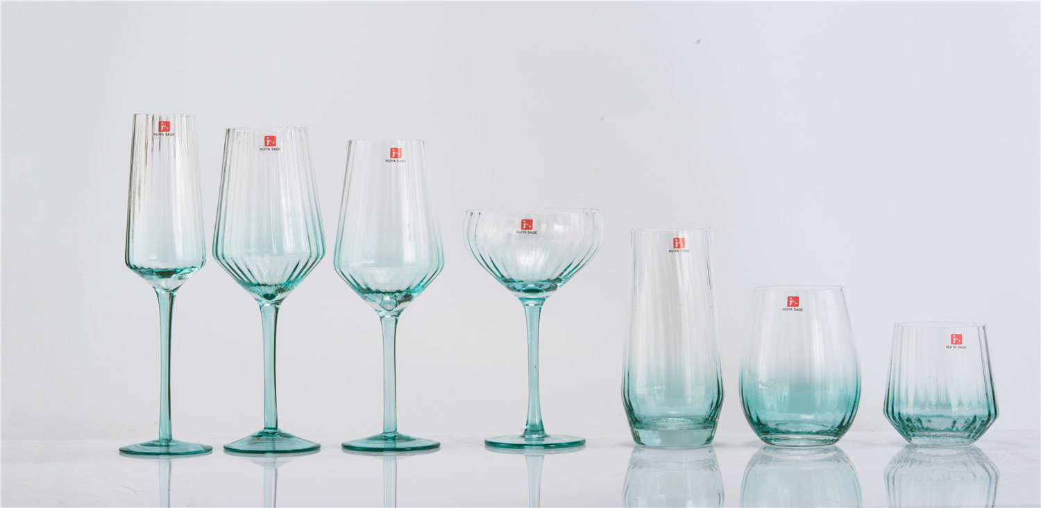 Sparyed ribbed wine glasses