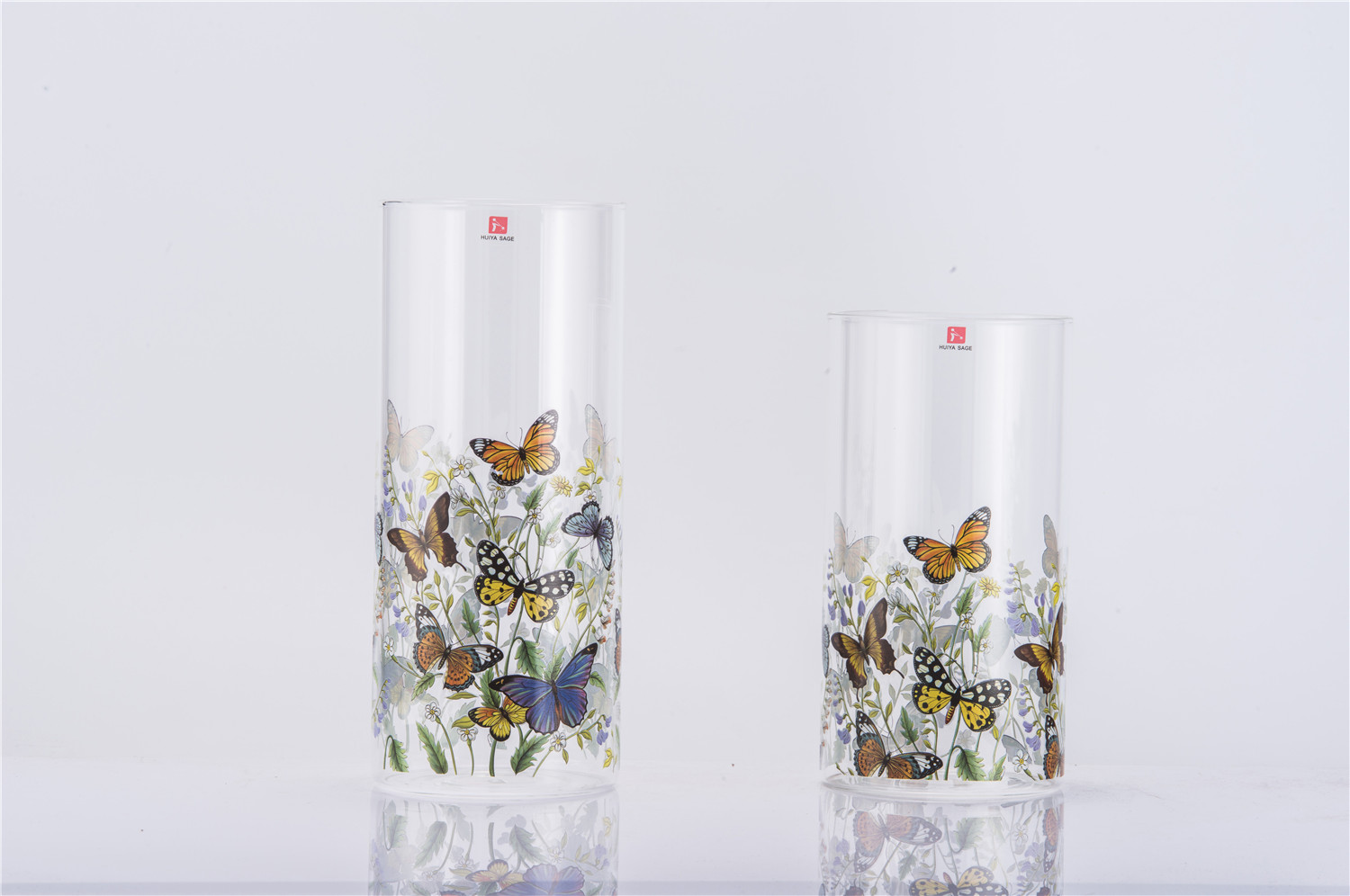 Glass vase with flowers design