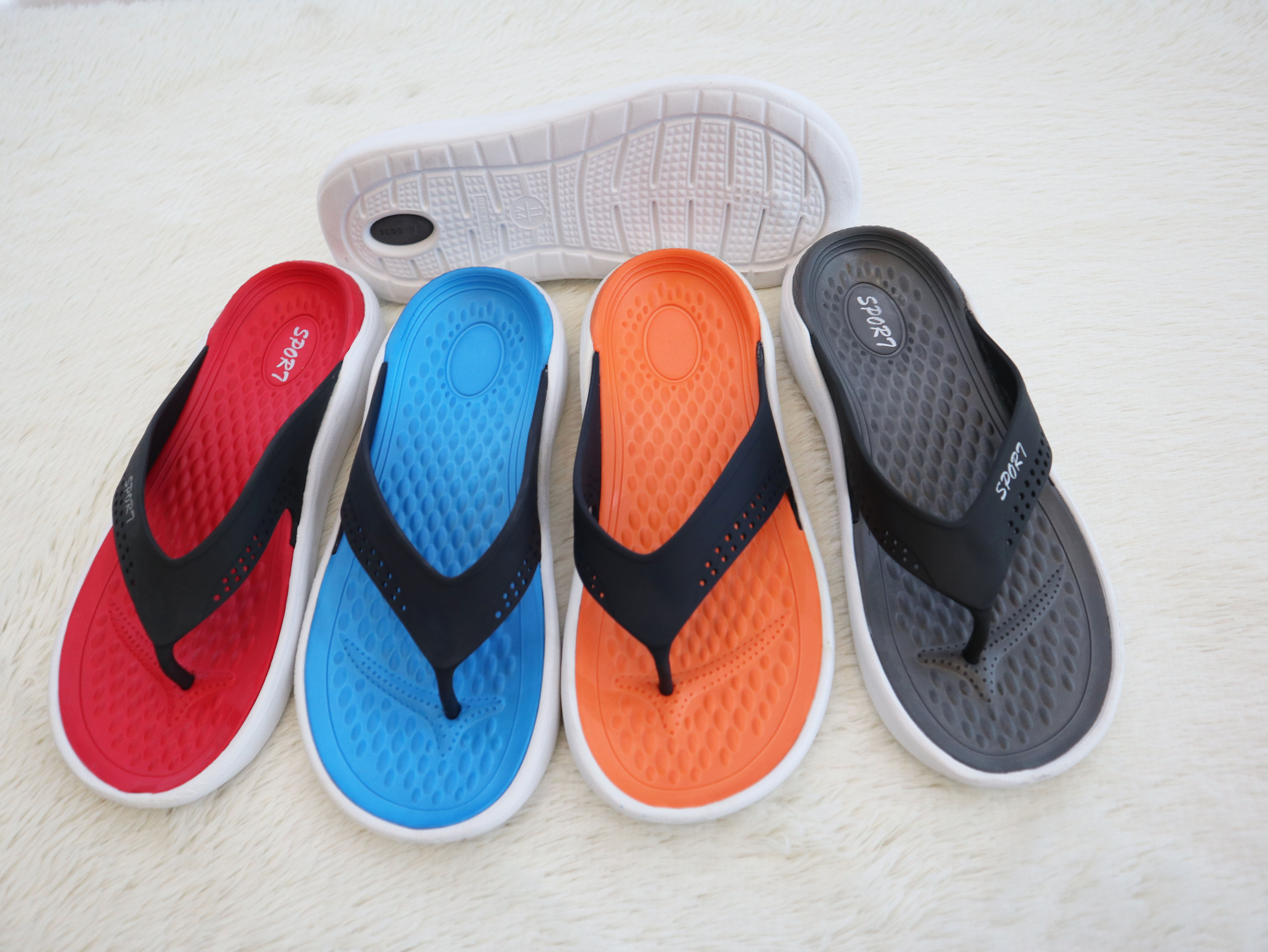 Lightweight supercomfortable man slippers flip flop for beach