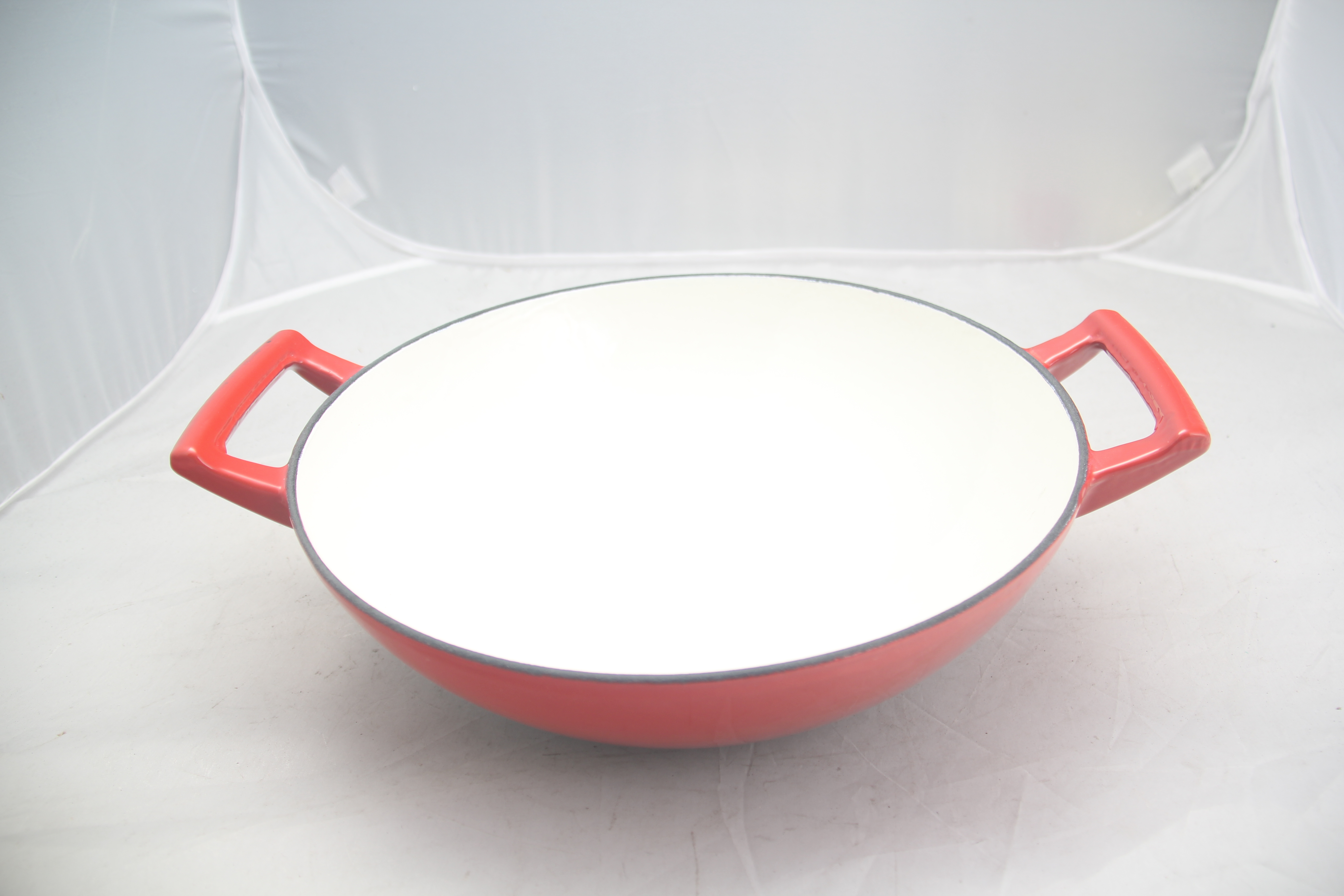 Cast iron wok, enamel