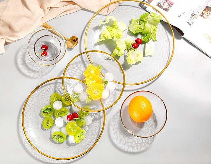 Clear plate with wide gold rim and hammer pattern，GLASSWARE