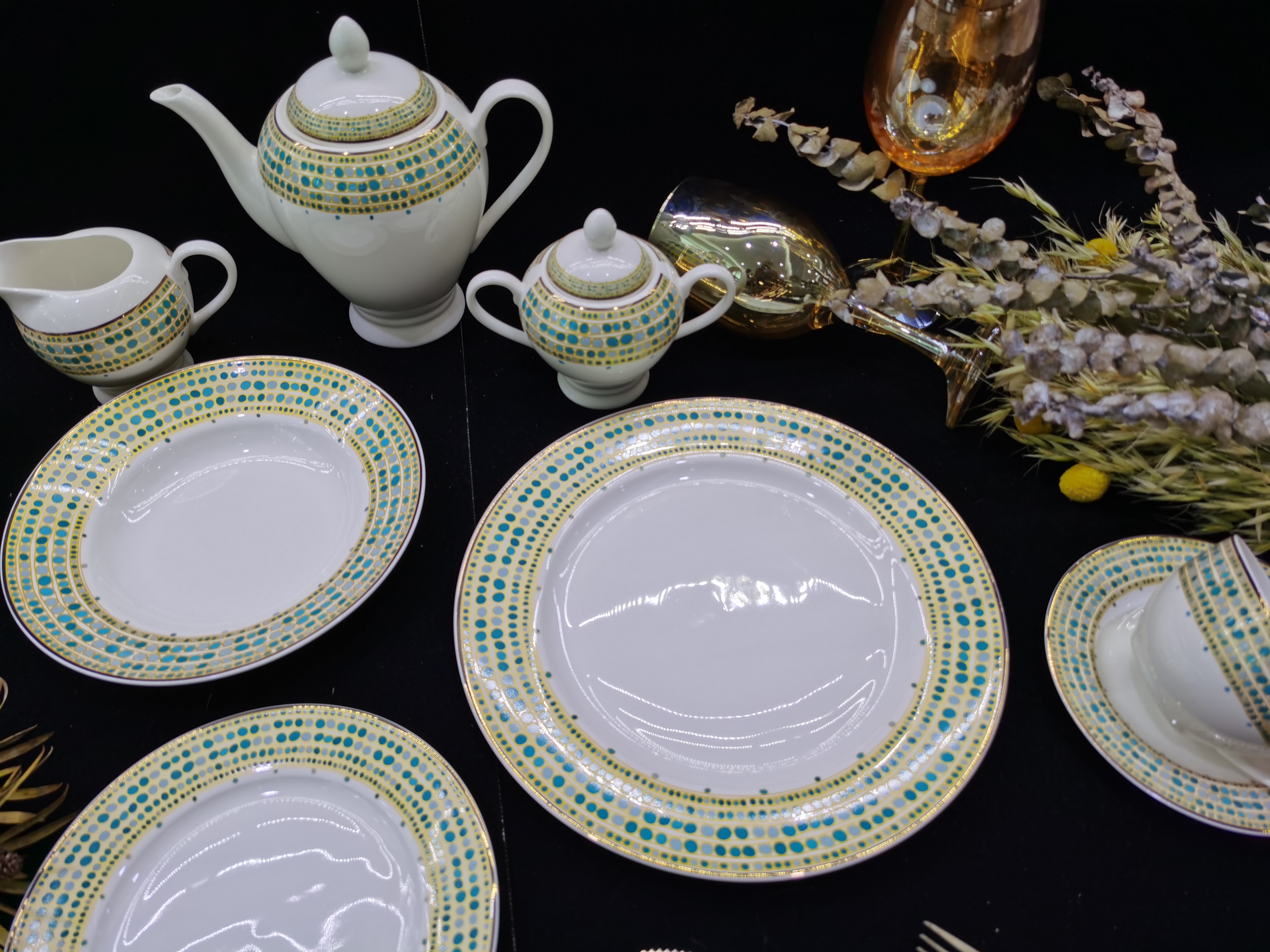 fine bone china dinner sets with gold design