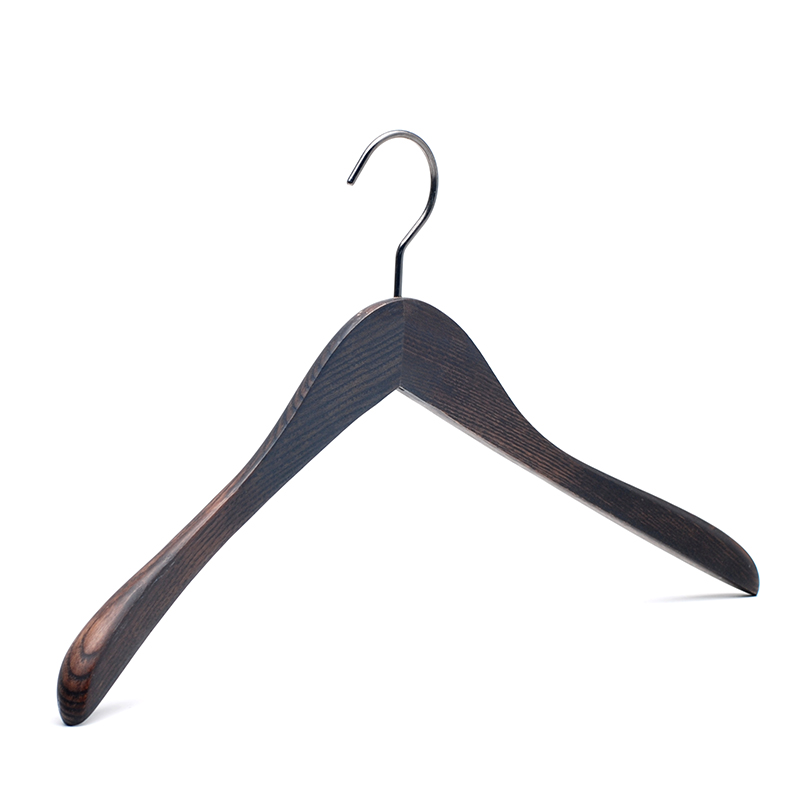 Clothing hanger