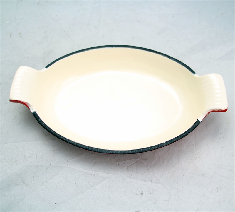 Cast iron oval dish, enamel