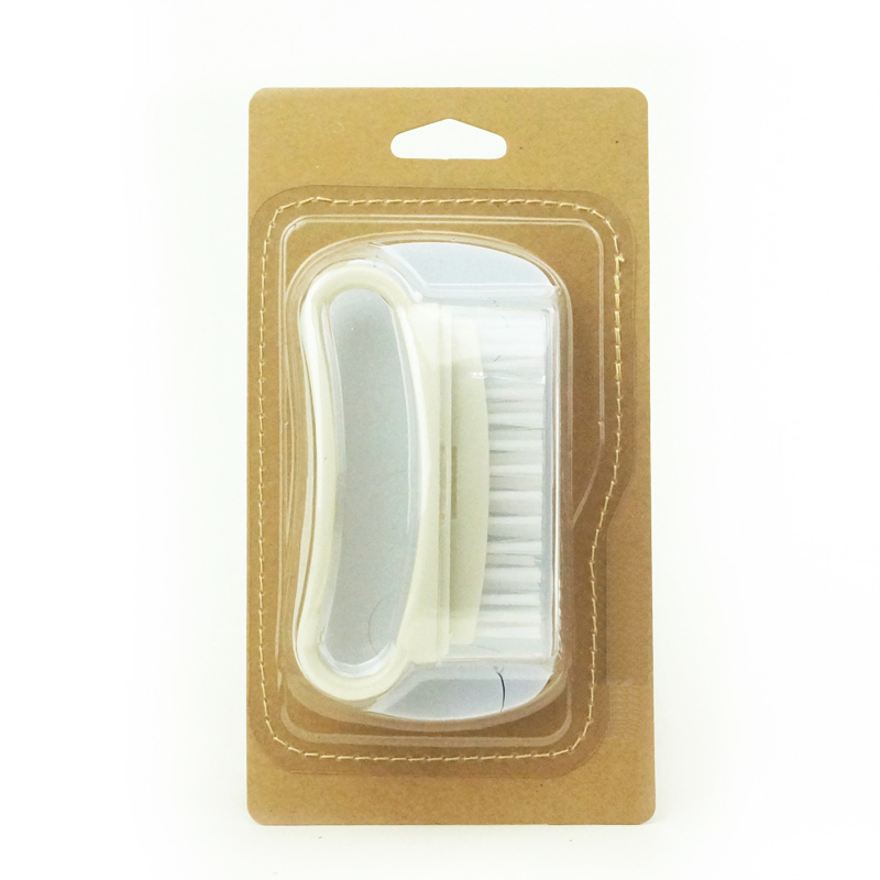 Nail cleaning set