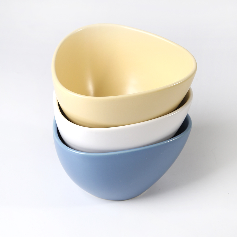 4.5"Triangular bowl,matte glaze