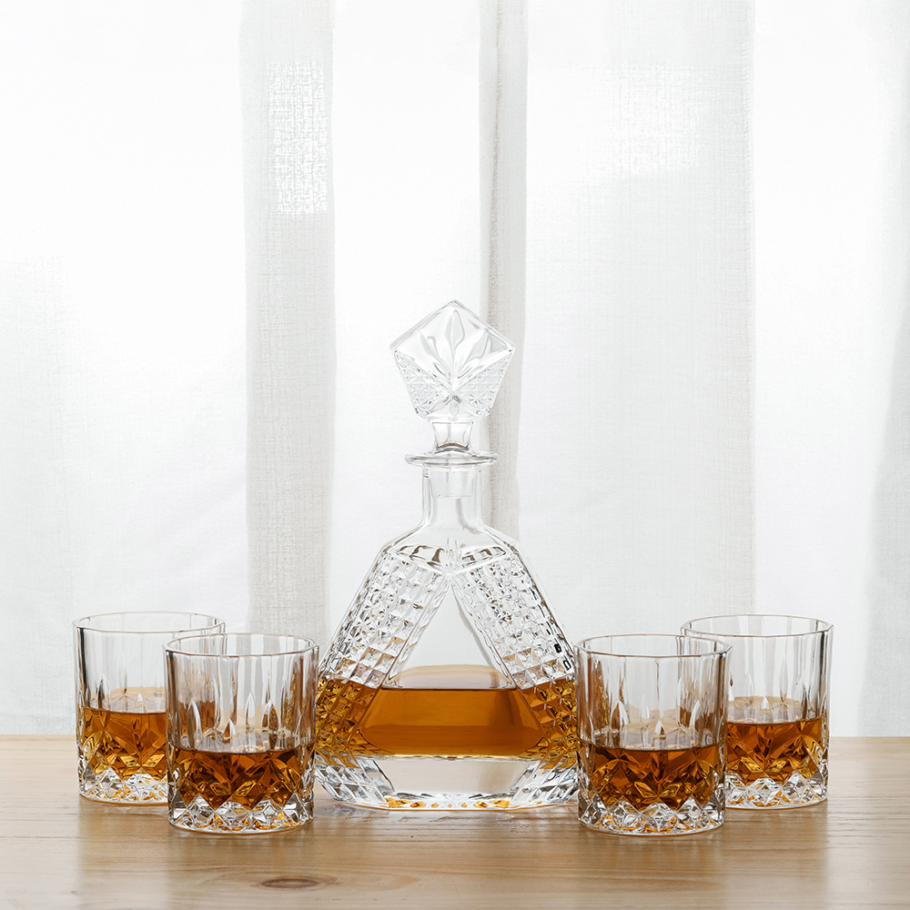 Whiskey glass set