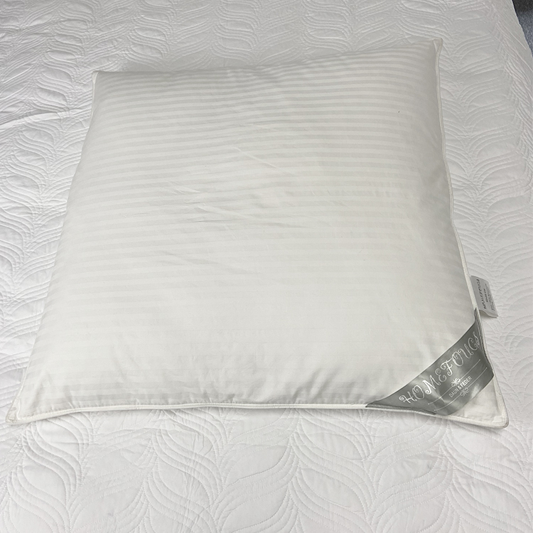 3-layer goose down pillow
