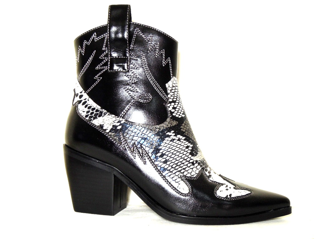Formal & Popular Boot