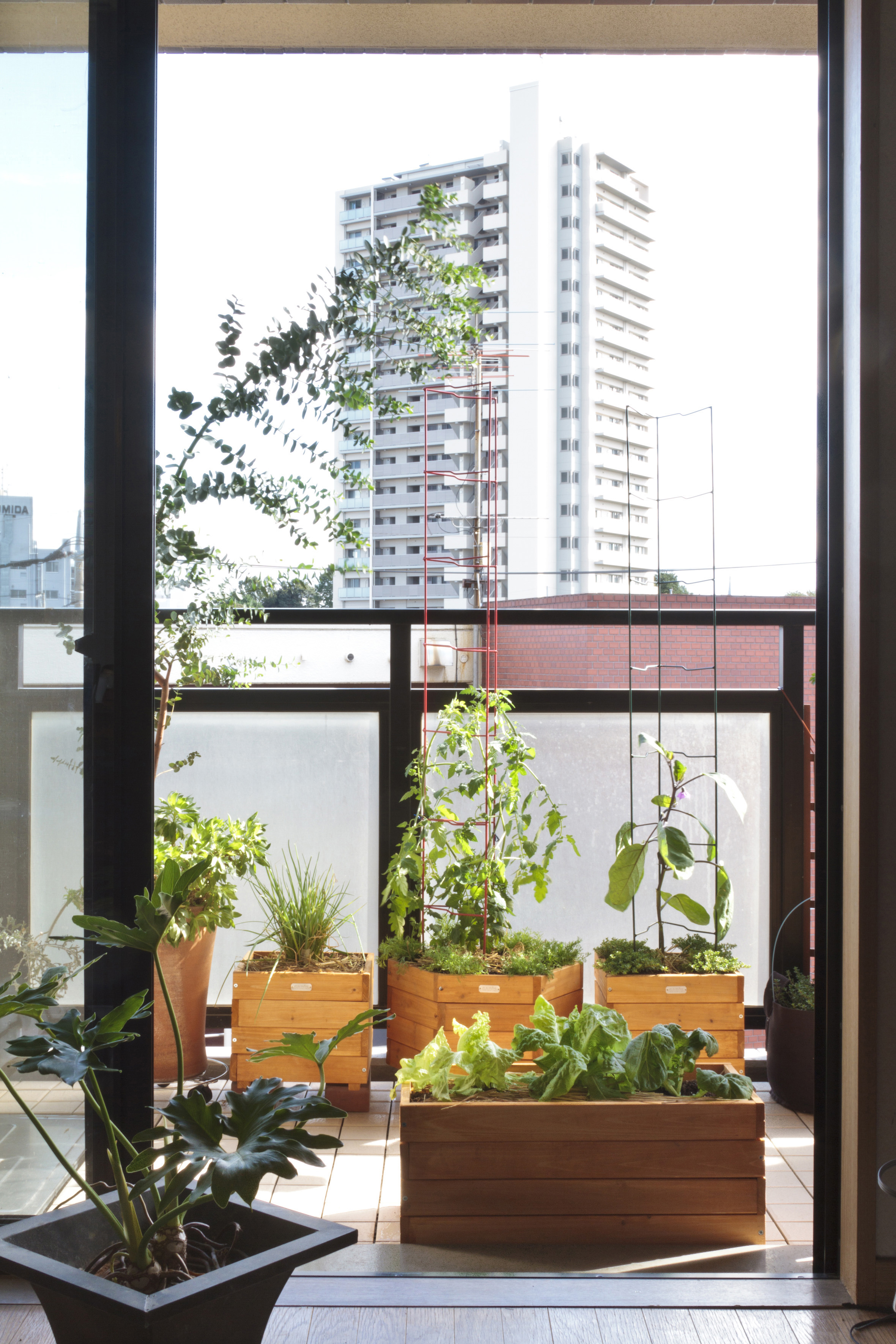 Wood-Deco planter 600