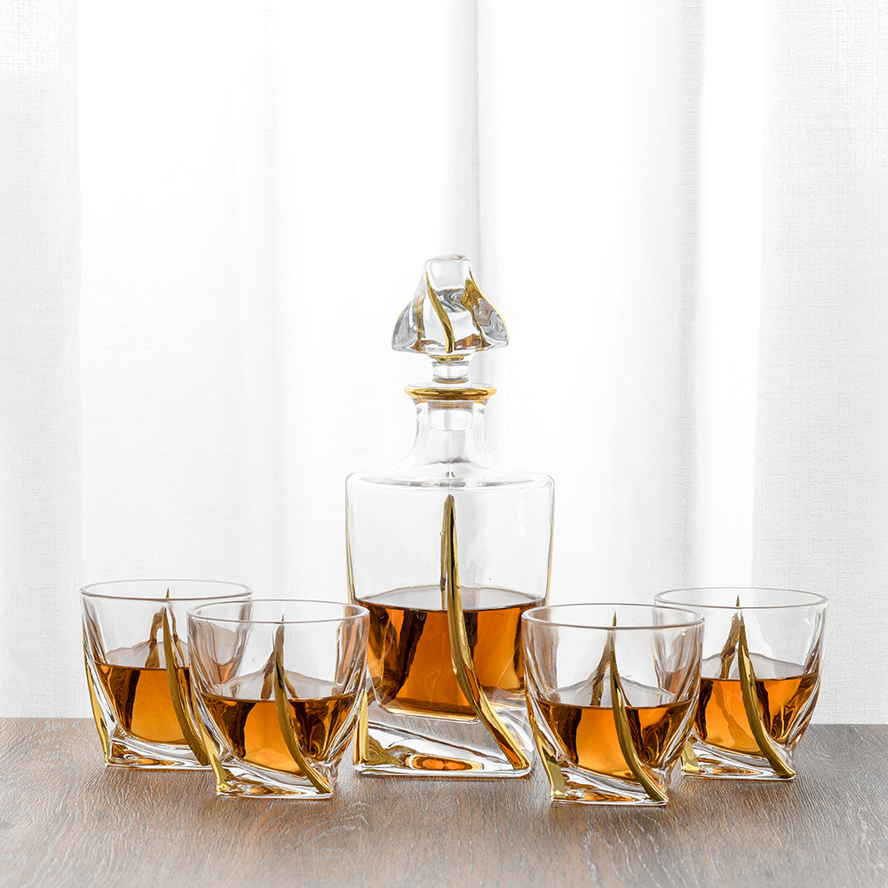 Whiskey glass set