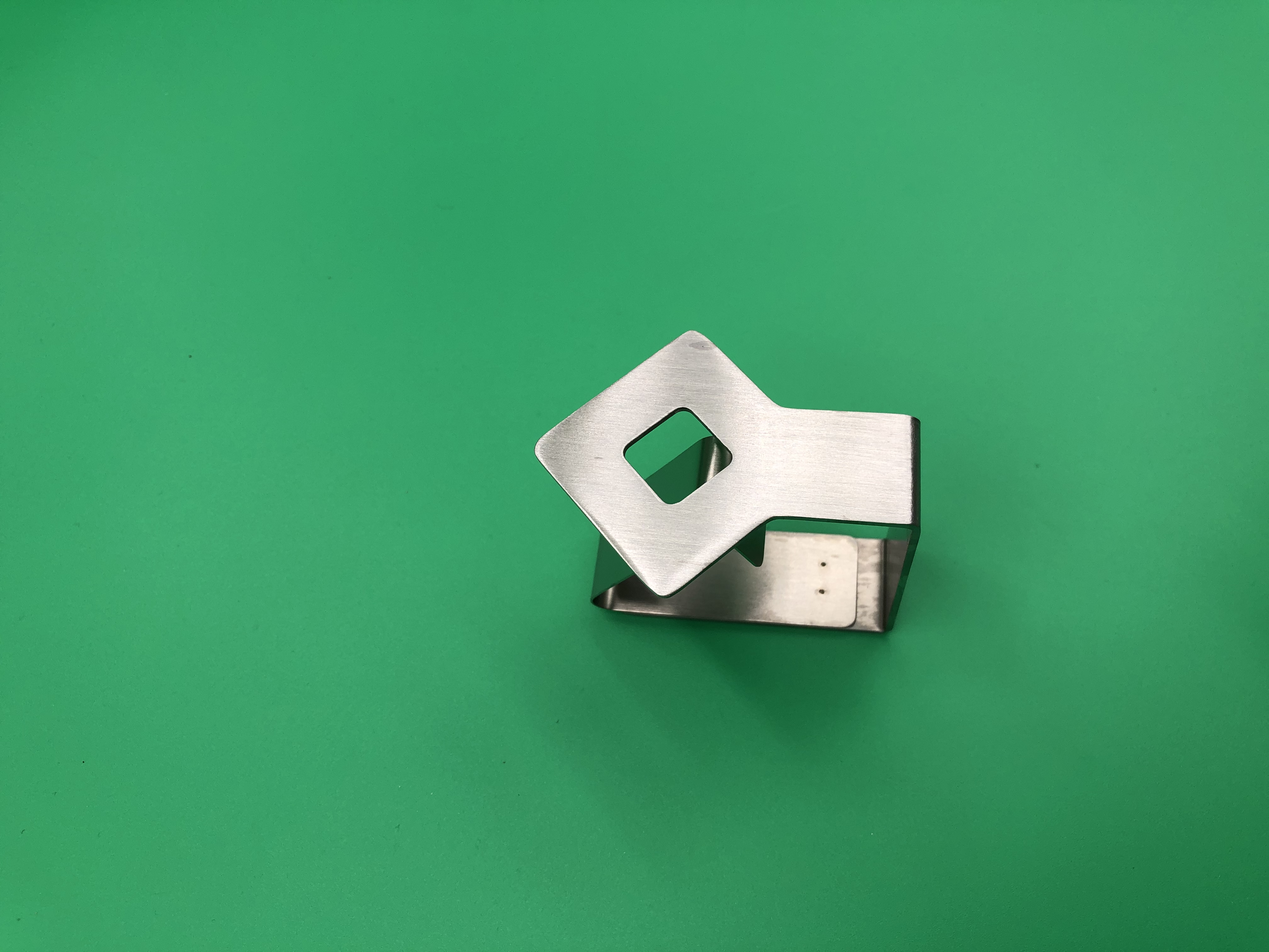 Tablecloth clip