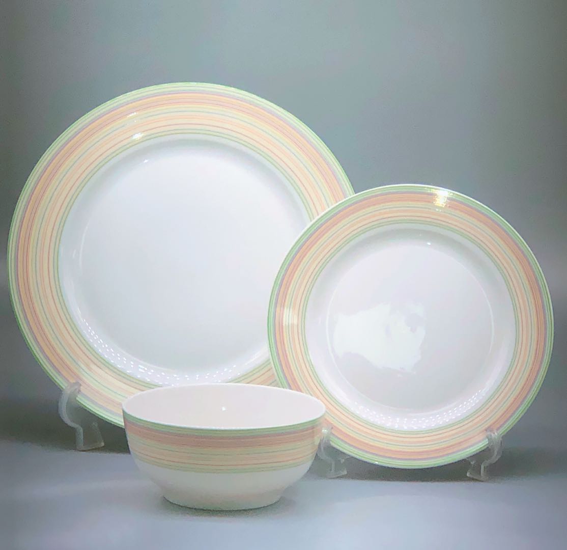 porcelain dinner set