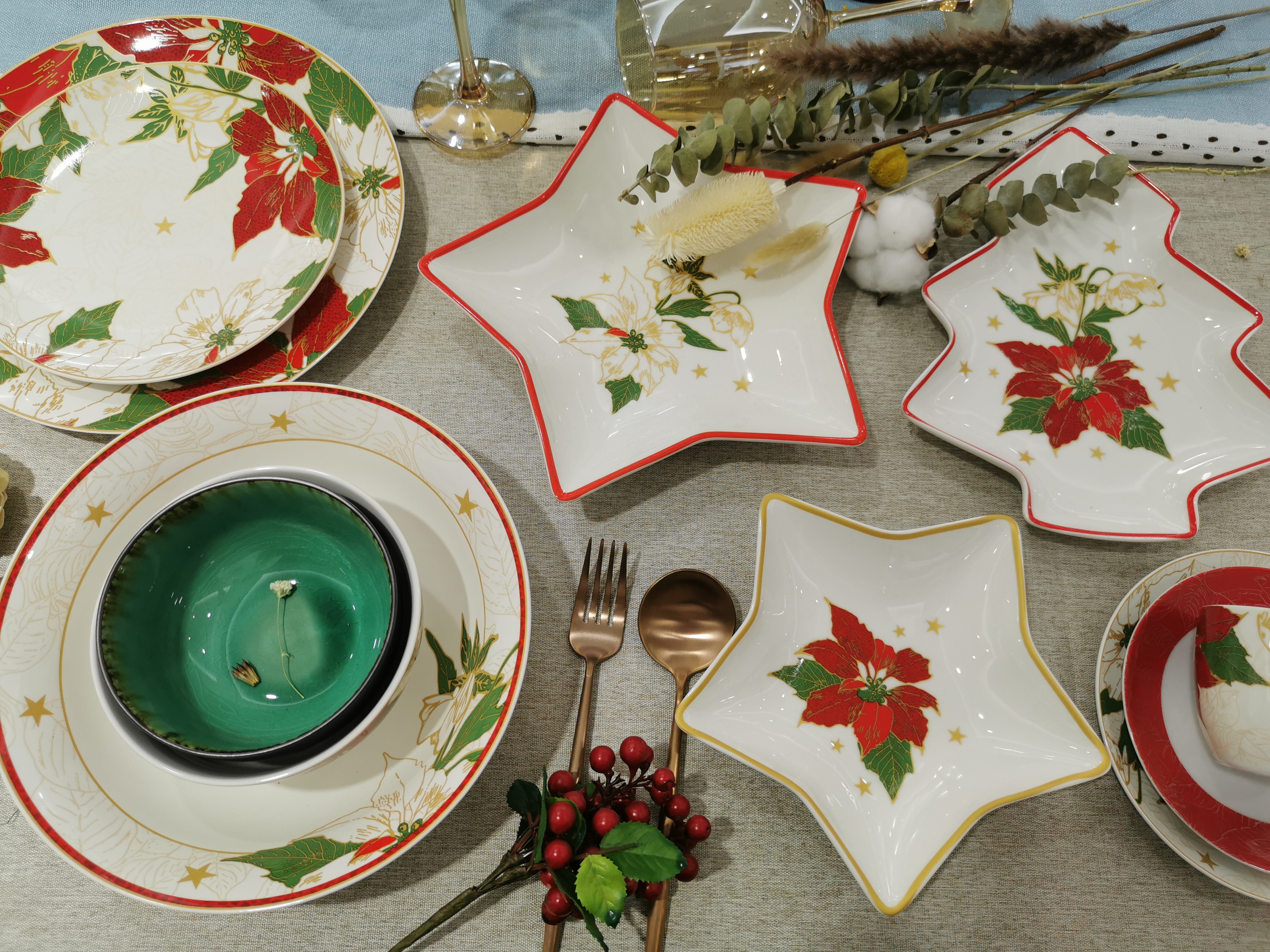 Christmas tableware plates