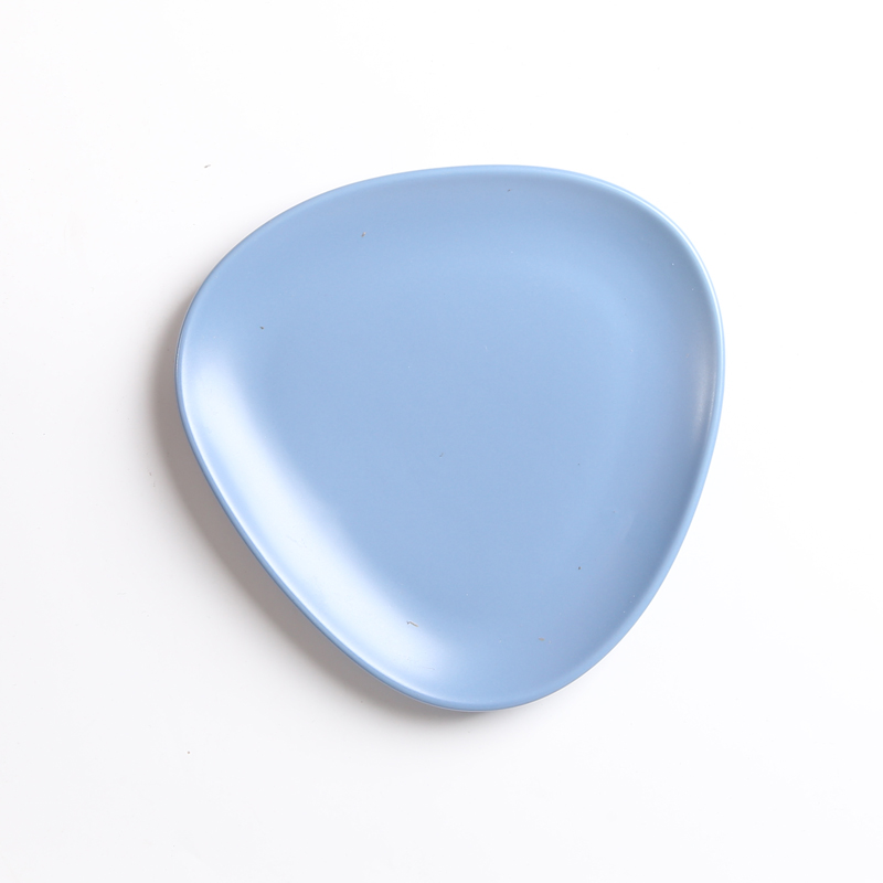 Triangular dessert plate,matte glaze