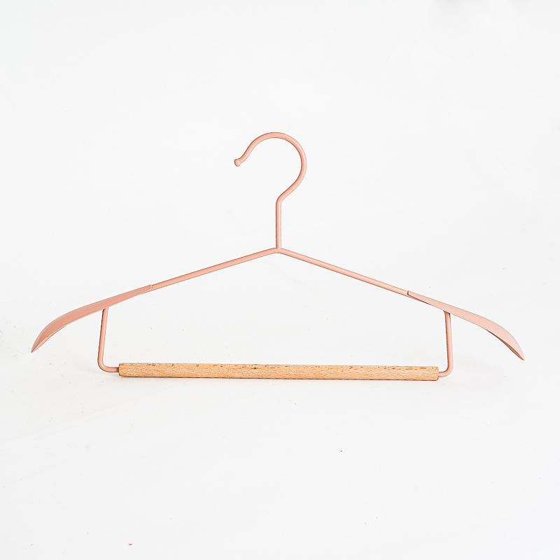 Lanhome New 2020 Trends Pink Metal Hanger with Wooden Bar