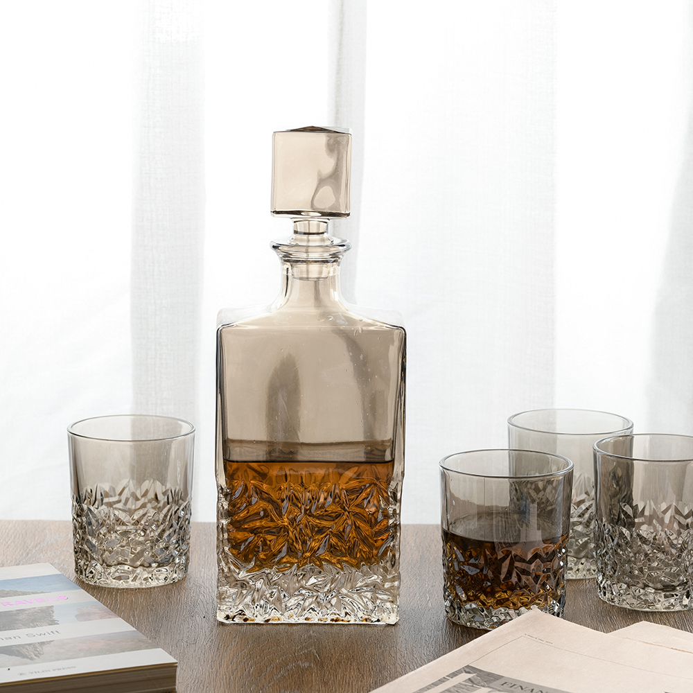 Whiskey glass set