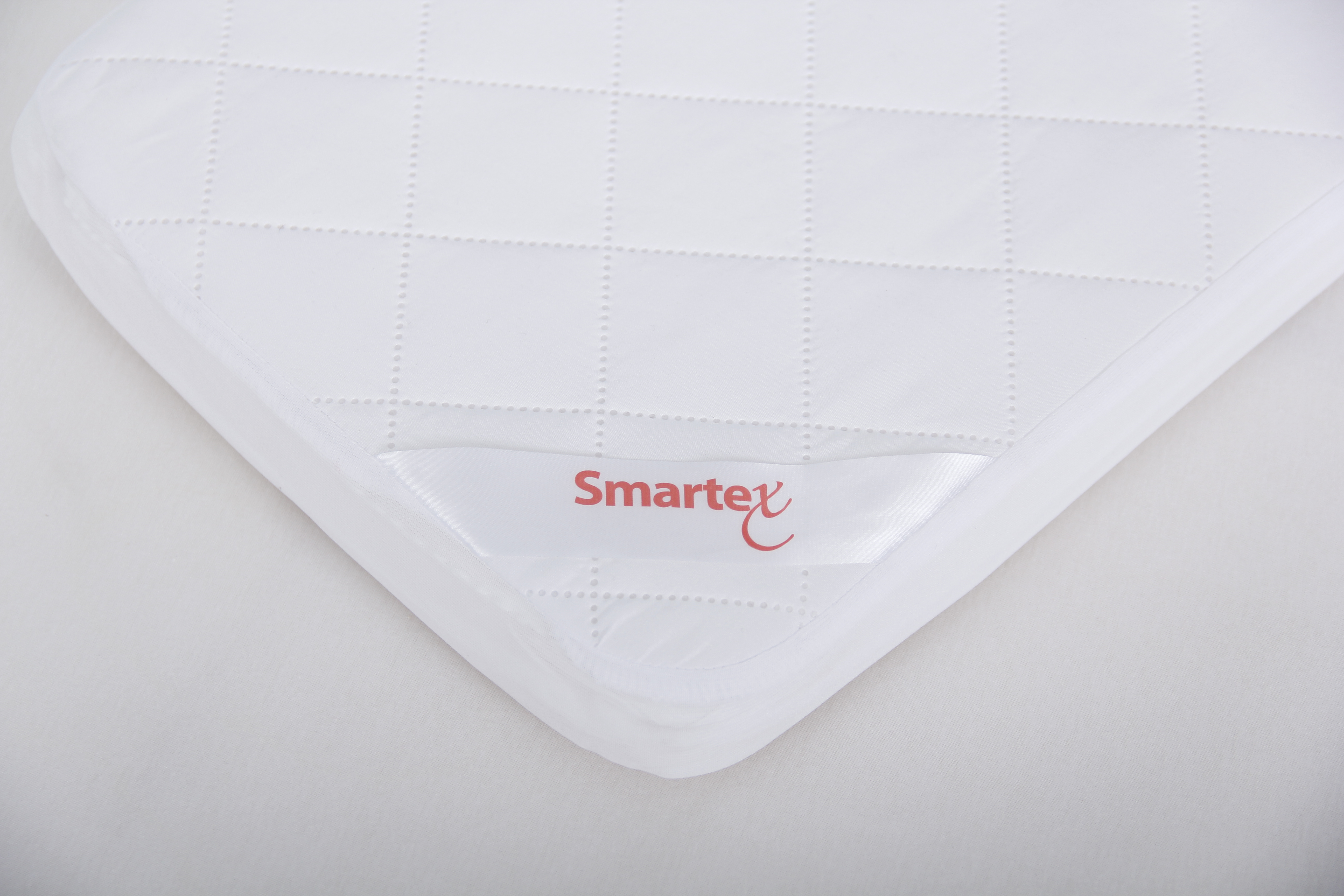 ultrasonic quilted waterproof mattress protector