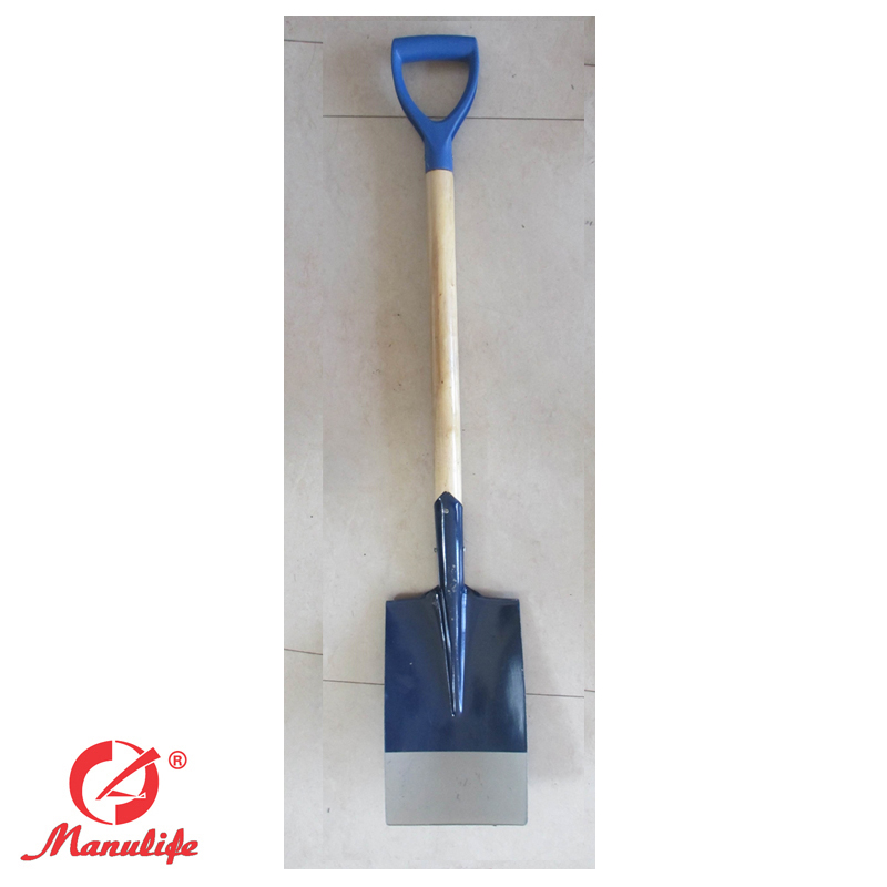 Short wood handle shovel