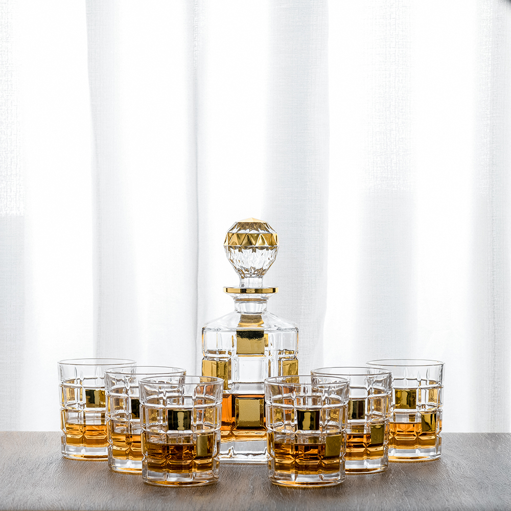 Whiskey glass set