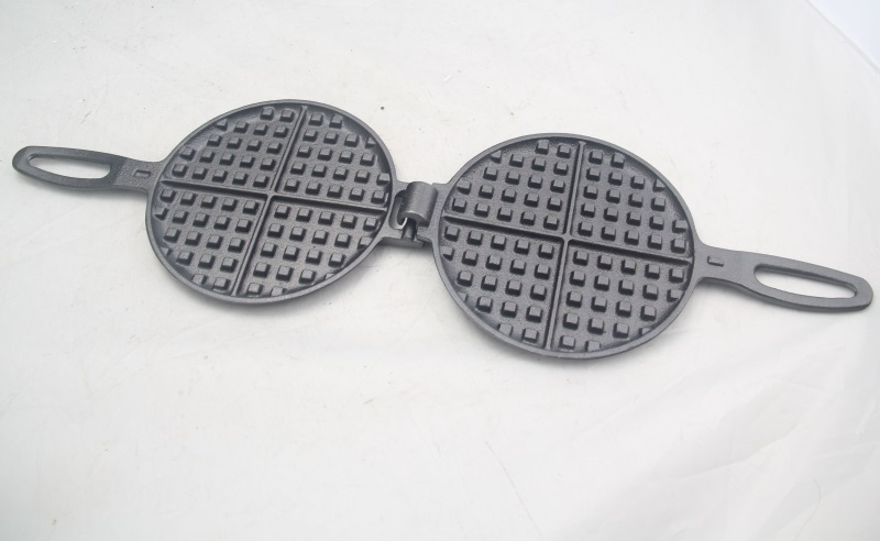 cast iron waffles pan, enamel