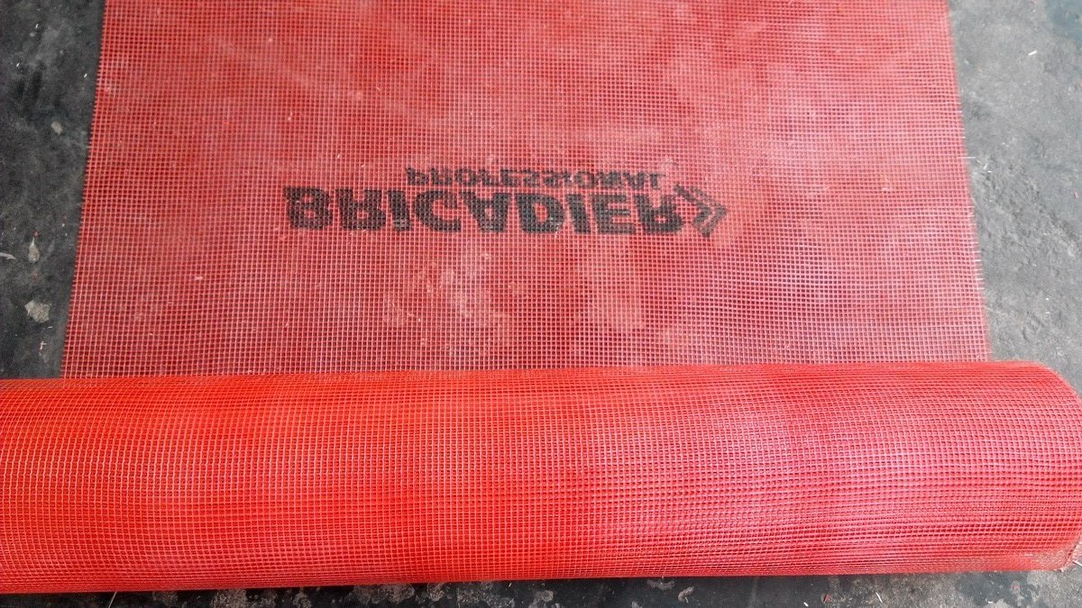 Alkaline resistant fiberglass mesh printed logo