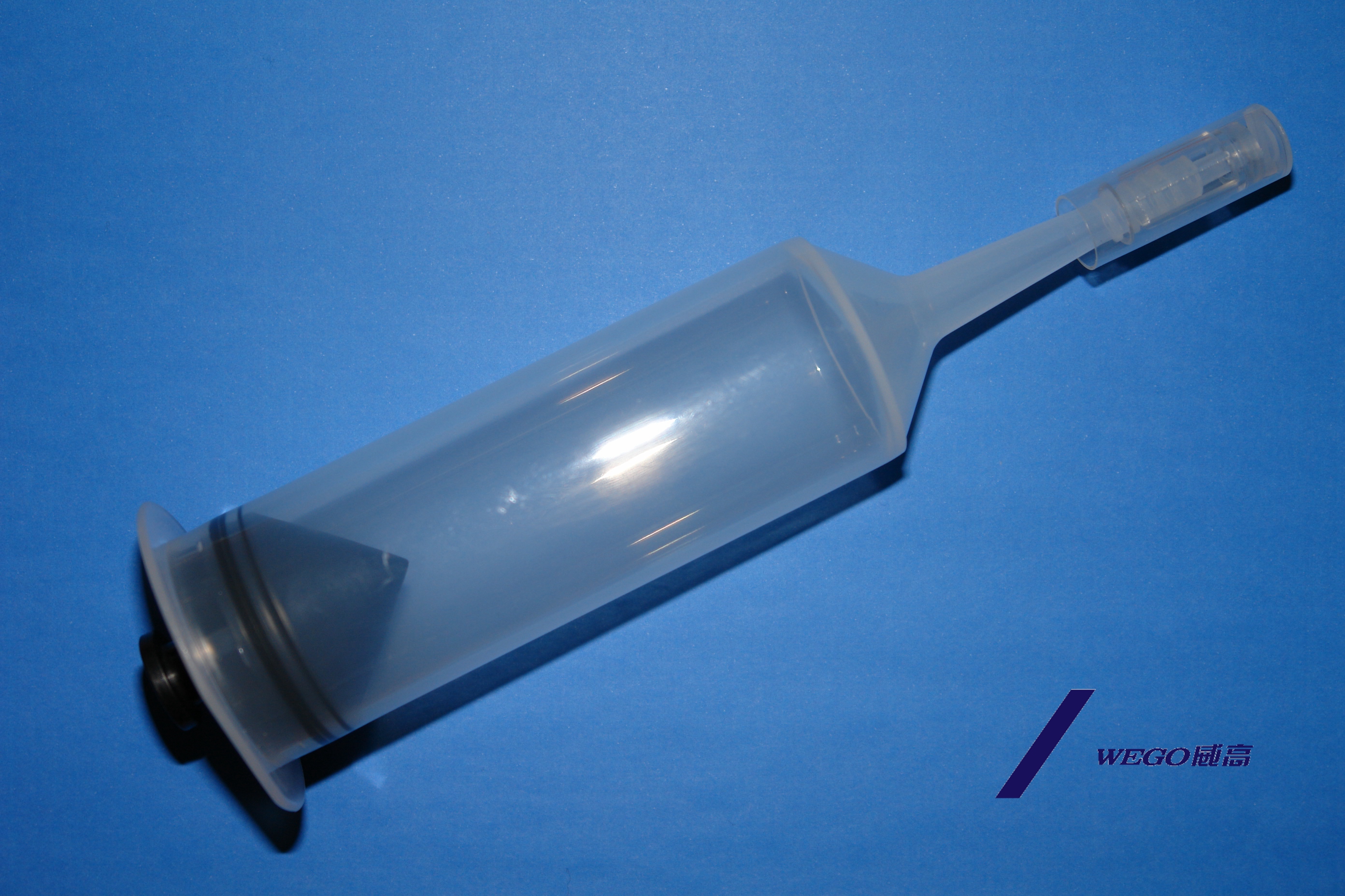 Single-use high-pressure angiographic and accessories