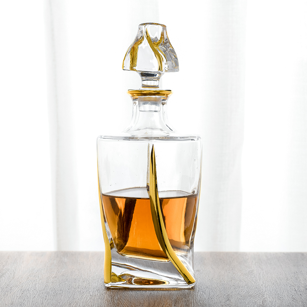 Whiskey decanter