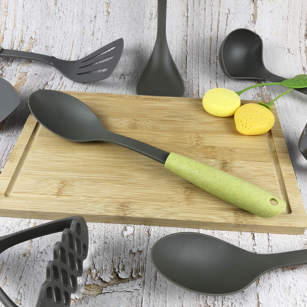 nylon spoon kitchen utensil(green)