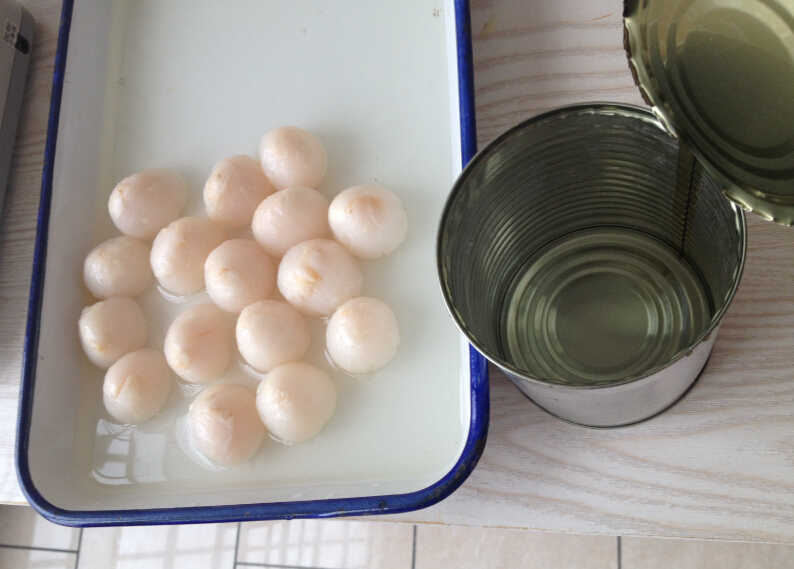 Canned lychee