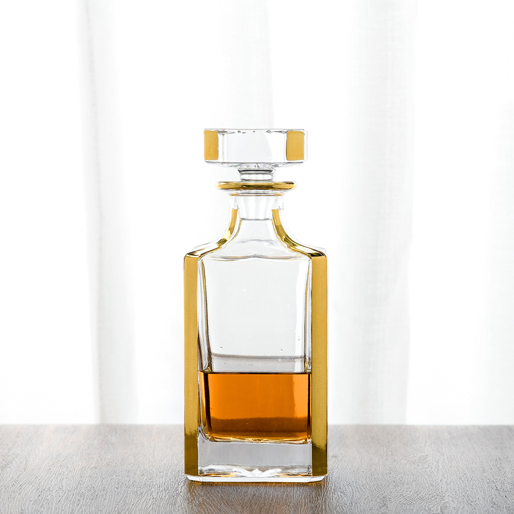 Whiskey decanter